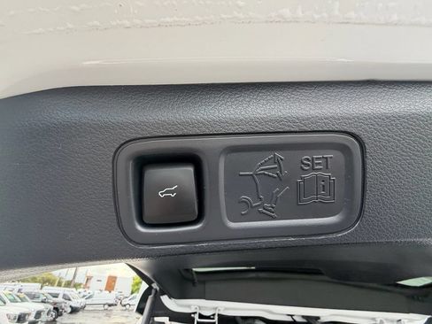 Used 2023 Ford Expedition Max Limited RWD image 17