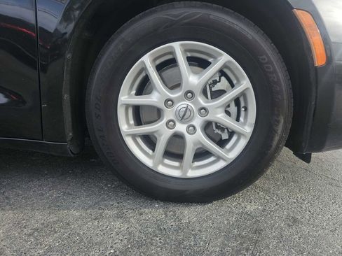 Used 2021 Chrysler Voyager Lxi image 17