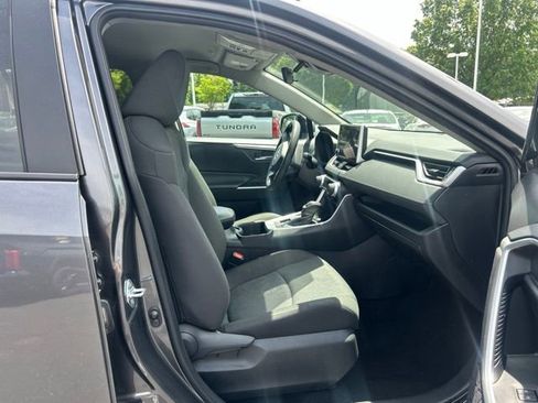 Used 2024 Toyota RAV4 XLE AWD/4WD image 19
