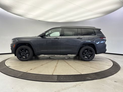 Used 2025 Jeep Grand Cherokee L Limited w/ Black Appearance Package image 2