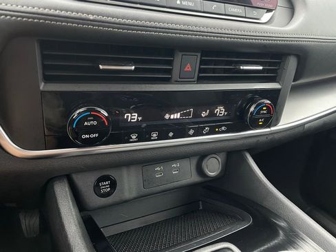 Used 2025 Nissan Rogue SV image 18