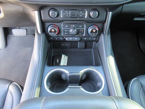 Used 2021 Chevrolet Tahoe Premier w/ Premium Package image 20