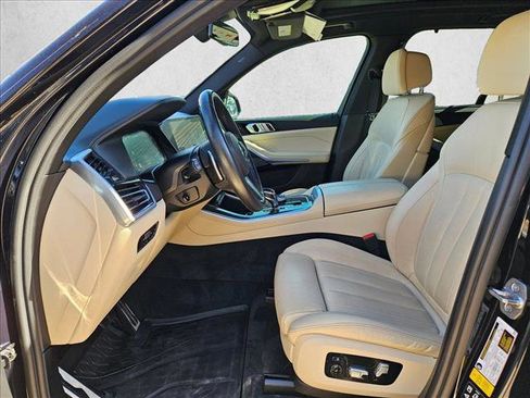 Used 2022 BMW X5 M50i w/ Executive Package image 18