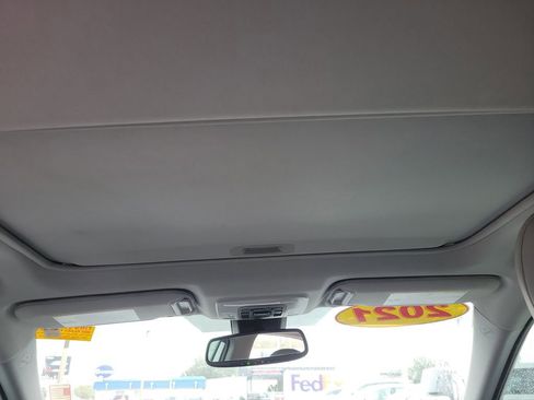 Used 2021 Toyota Camry SE image 14