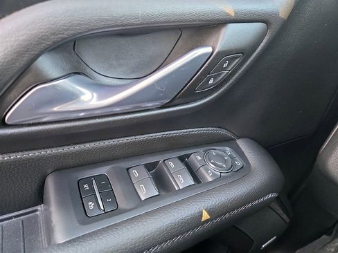 Used 2024 GMC Yukon Denali w/ Advanced Technology Package image 21