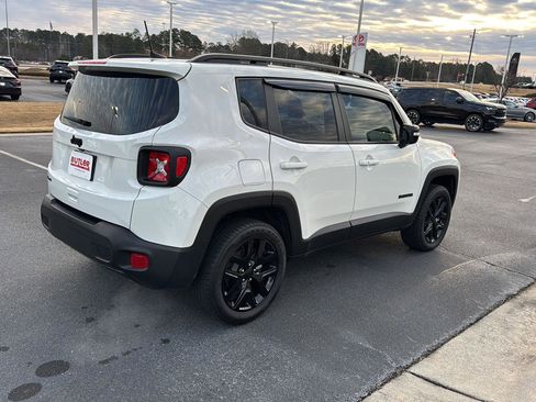 Used 2023 Jeep Renegade Altitude image 5