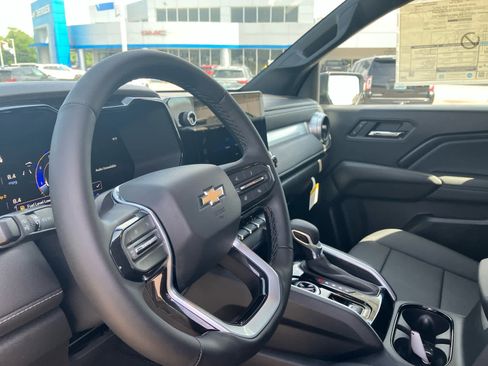 New 2026 Chevrolet Colorado LT w/ LT Convenience Package AWD/4WD image 9