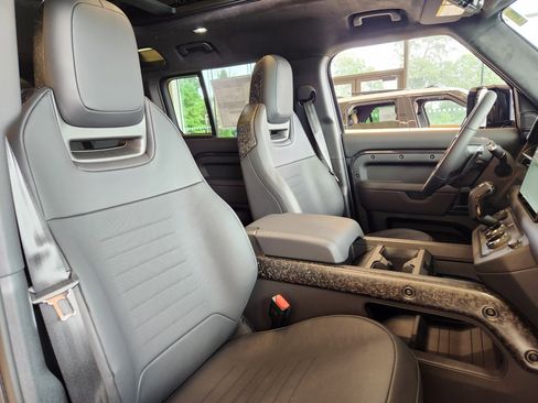 New 2025 Land Rover Defender 110 image 12