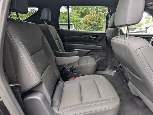 Used 2025 Chevrolet Traverse LT AWD/4WD image 26