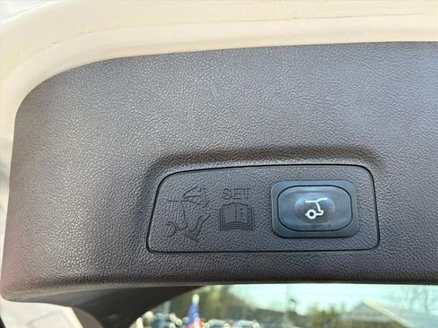 Used 2017 Lincoln MKC Reserve w/ Lincoln MKC Climate Package image 22