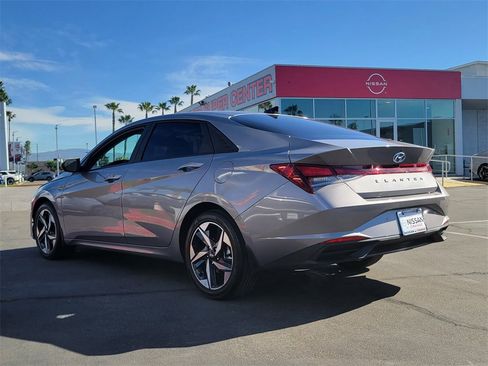 Used 2023 Hyundai Elantra SEL w/ Convenience Package image 2