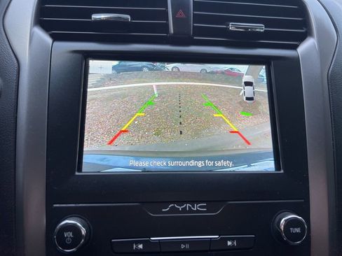 Used 2020 Ford Fusion SE image 30