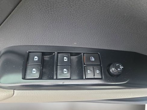 Used 2020 Toyota Camry LE FWD image 17