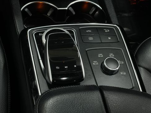 Used 2018 Mercedes-Benz GLS 450 4MATIC image 26