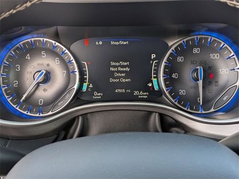 Certified 2024 Chrysler Pacifica Touring-L image 15