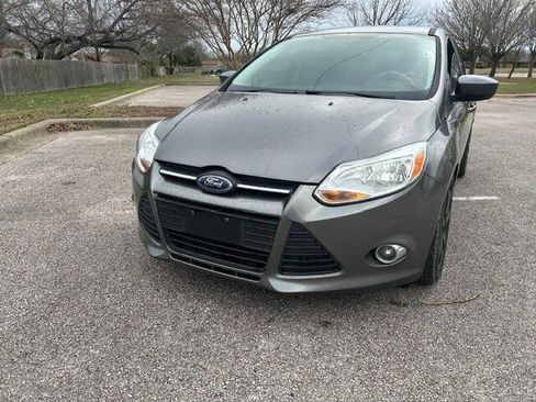 Used 2012 Ford Focus SE FWD image 4