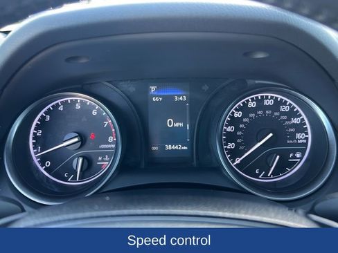 Used 2023 Toyota Camry SE image 9