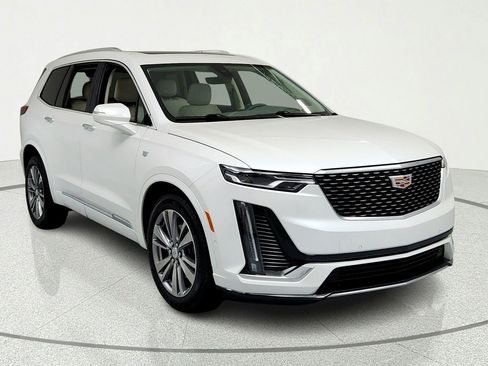 Used 2024 Cadillac XT6 Premium Luxury w/ Technology Package AWD/4WD image 7