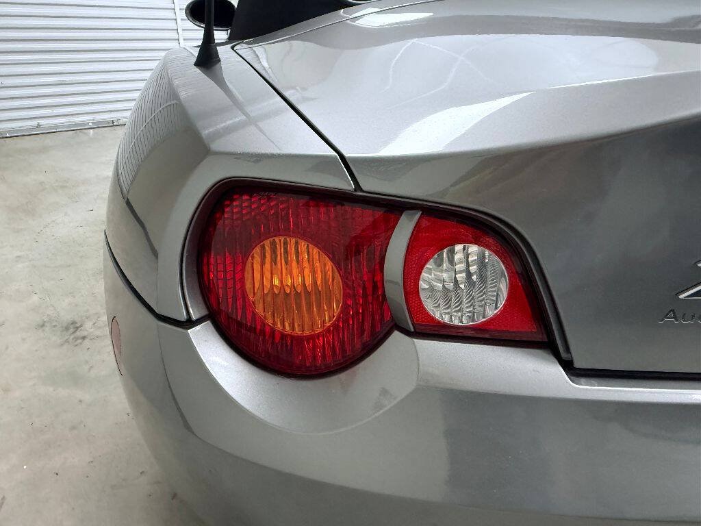Used 2003 BMW Z4 2.5i RWD image 19