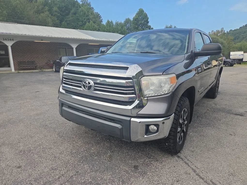 Used 2017 Toyota Tundra SR5 AWD/4WD image 2