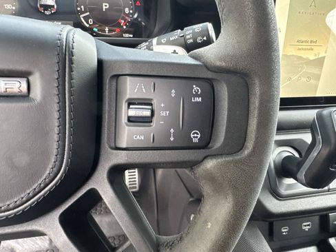 Used 2023 Land Rover Defender 110 V8 AWD/4WD image 29