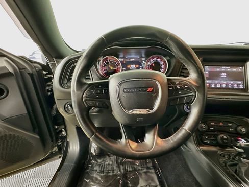 Used 2018 Dodge Challenger SXT RWD image 13