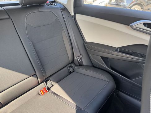 Used 2025 Volkswagen Taos SE image 37