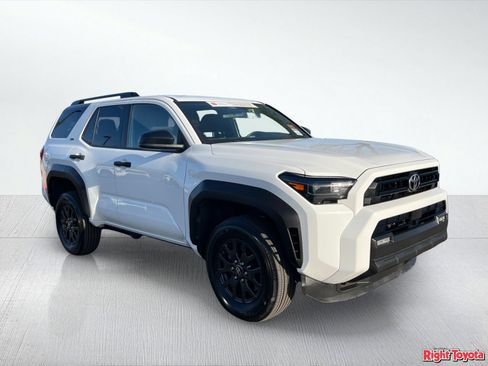 Certified 2025 Toyota 4Runner SR5 AWD/4WD image 9