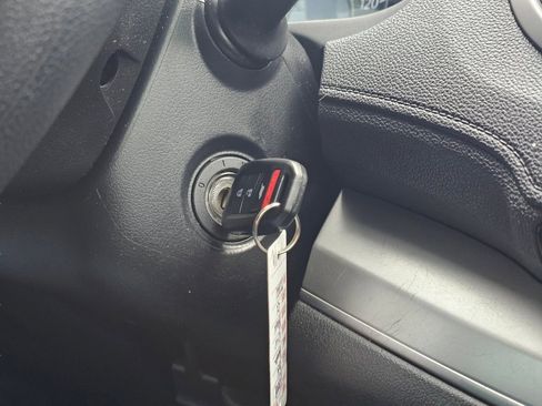 Used 2016 Honda CR-V LX image 9