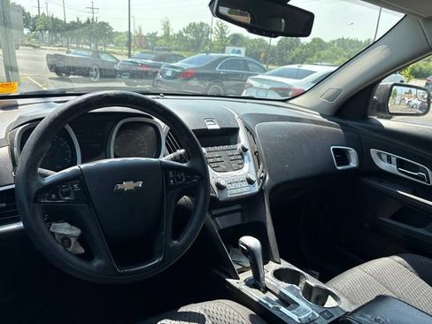 Used 2012 Chevrolet Equinox LS FWD image 9
