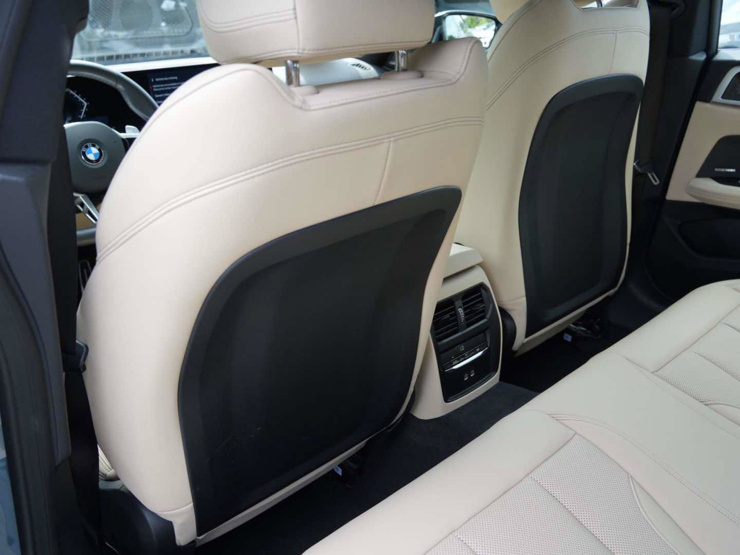 Used 2025 BMW M440i RWD image 10