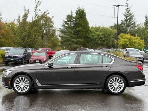 Used 2016 BMW 740i RWD image 2