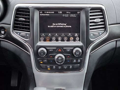 Used 2018 Jeep Grand Cherokee Limited image 27