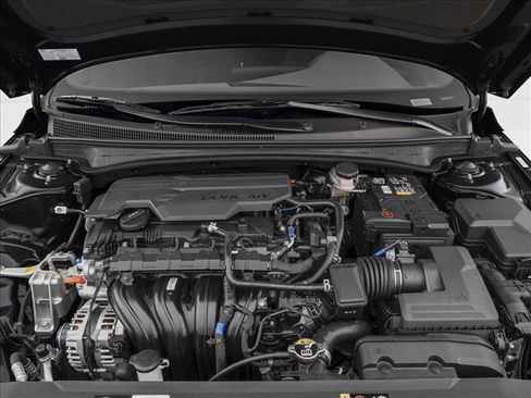 New 2025 Hyundai Elantra SE image 8