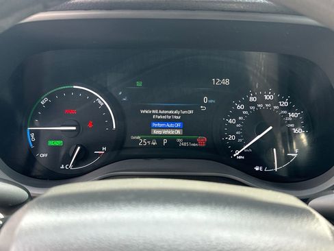 Used 2025 Toyota Sienna LE image 21