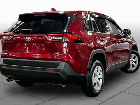 Certified 2022 Toyota RAV4 LE AWD/4WD image 13