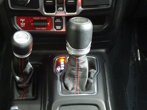 Used 2023 Jeep Wrangler Unlimited Rubicon AWD/4WD image 33