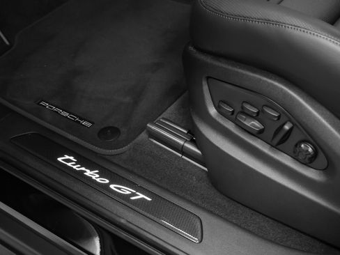 Certified 2026 Porsche Cayenne Turbo GT AWD/4WD image 34