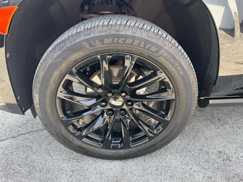 Used 2022 Cadillac Escalade ESV Sport w/ Touring Package image 10