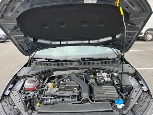 Used 2025 Volkswagen Jetta SE image 30