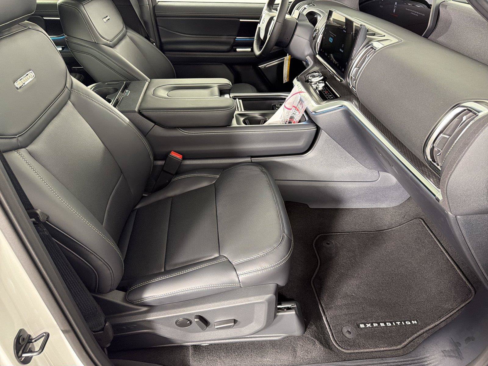 New 2027 Ford Expedition Platinum w/ Stealth Performance Package AWD/4WD image 13