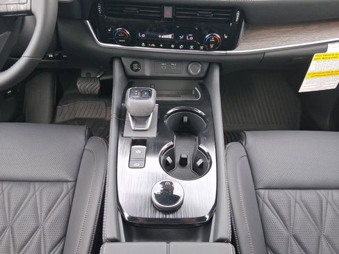 New 2026 Nissan Rogue Platinum AWD/4WD image 15