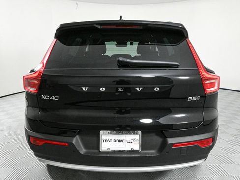 Certified 2025 Volvo XC40 B5 Core w/ Protection Package Premier image 11