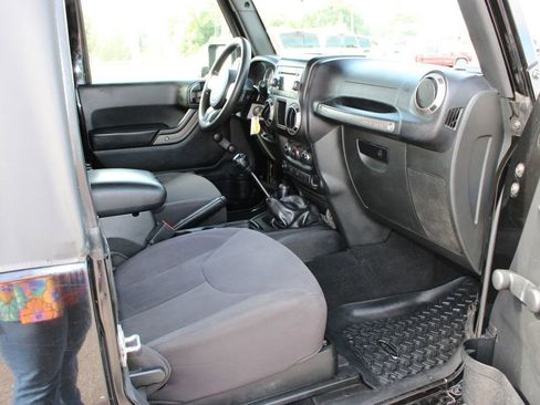 Used 2015 Jeep Wrangler Sport AWD/4WD image 6