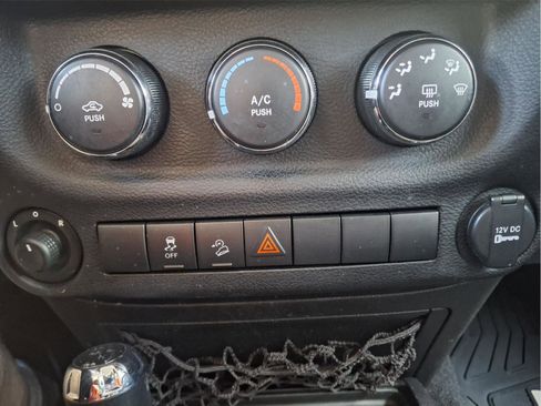 Used 2013 Jeep Wrangler Unlimited Sport image 25