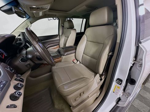 Used 2018 Chevrolet Suburban Premier image 25