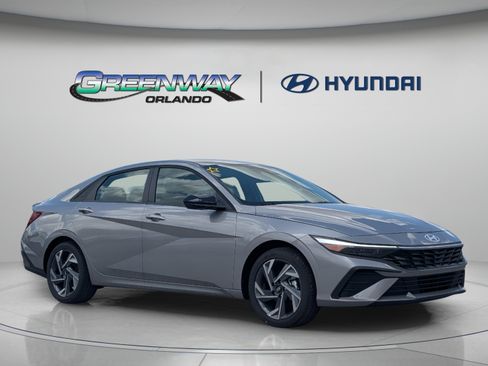 Used 2025 Hyundai Elantra Sport FWD image 1