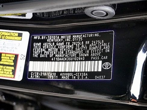 Used 2025 Toyota Camry SE image 30