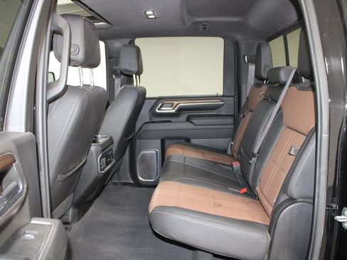 Used 2024 Chevrolet Silverado 2500 High Country w/ High Country Premium Package AWD/4WD image 27