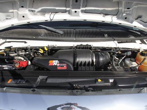 Used 2018 Ford E-350 and Econoline 350 Super Duty w/ Power Windows & Locks Group image 12